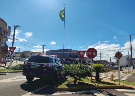 IVINHEMA: Mulher pega faca e ameaça PM durante cumprimento de mandado envolvendo criança