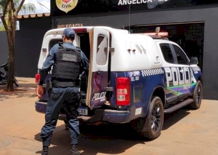 ANGÉLICA: Homem ignora medida protetiva, vai ao trabalho de jovem e acaba conduzido pela PM