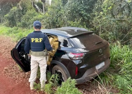 Traficante abandona veículo com 1,2 tonelada de maconha na BR-060