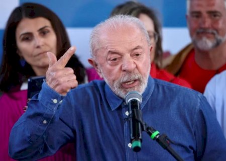 Lula protocola documento no TSE e no STF em que diz que libera a divulgação de sigilos dele e de parentes se Flávio também o fizer