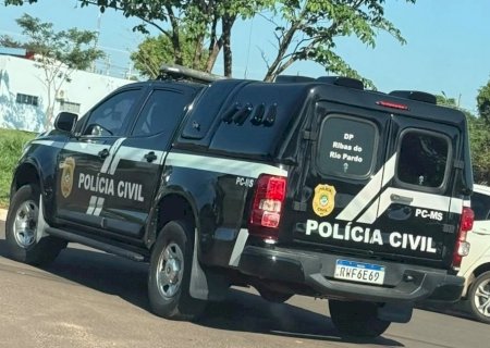 Homem é preso após descumprir medida protetiva e agredir ex-companheira em Ribas do Rio Pardo